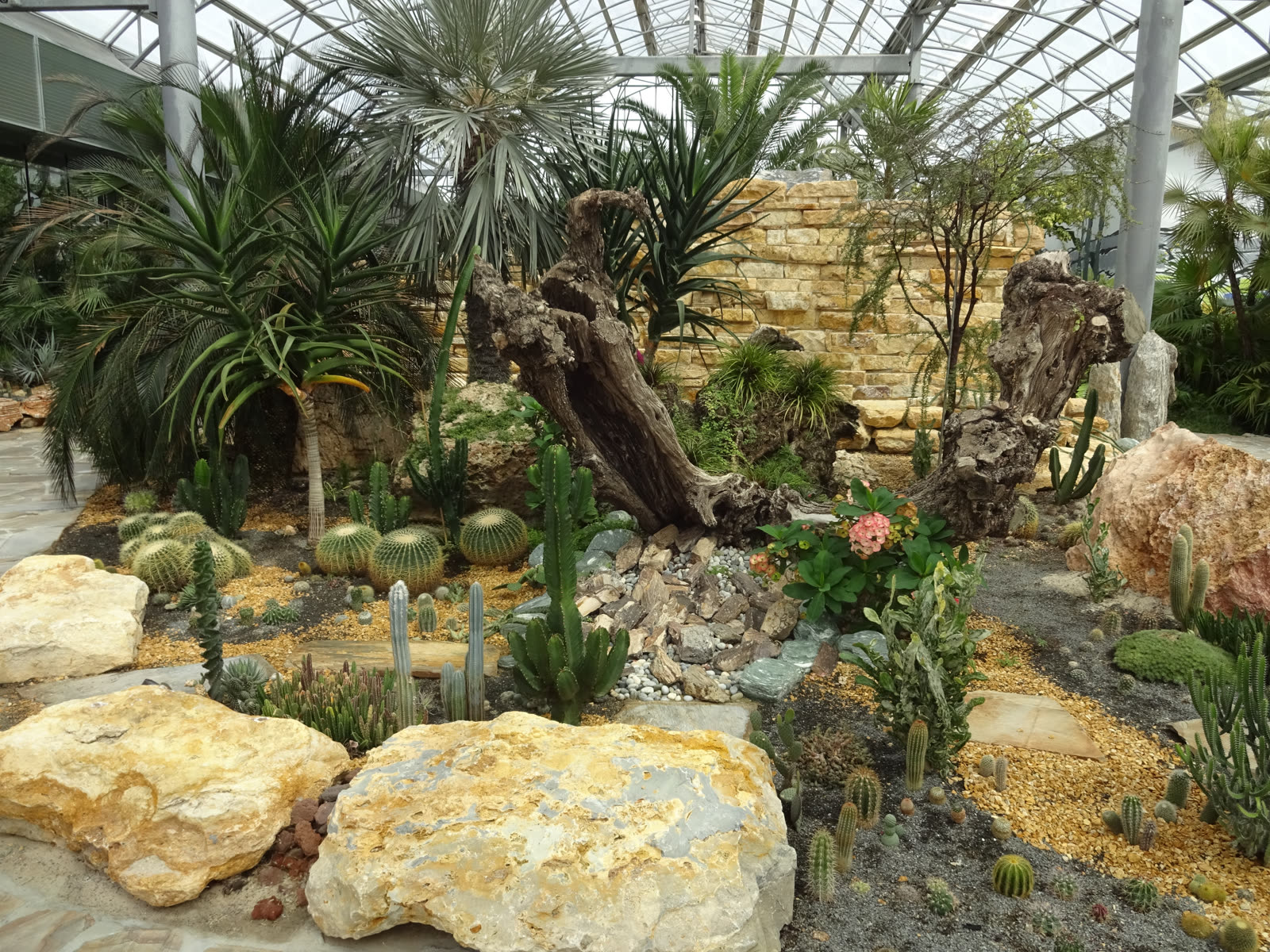 Bayan Palace & Botanical Garden