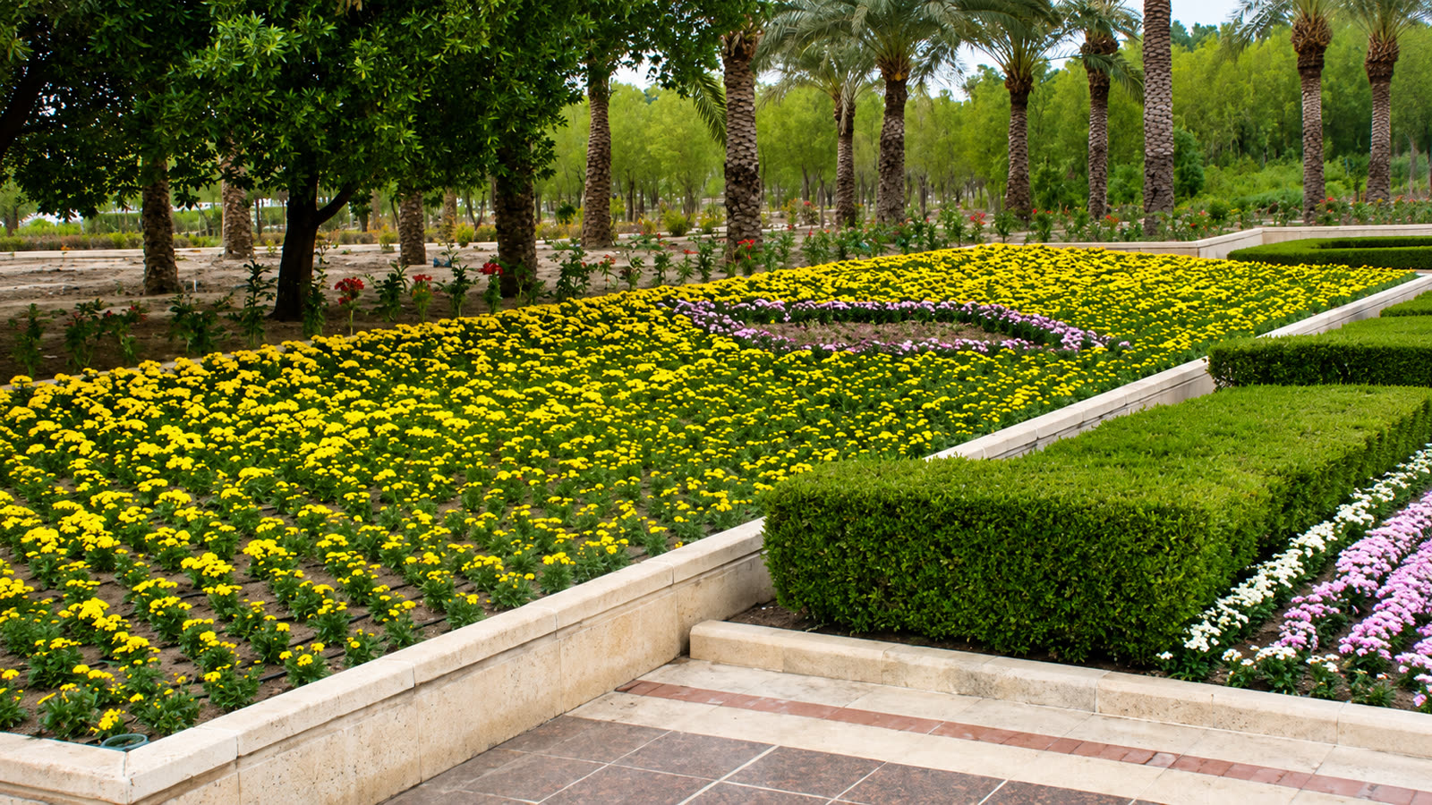 Bayan Palace & Botanical Garden